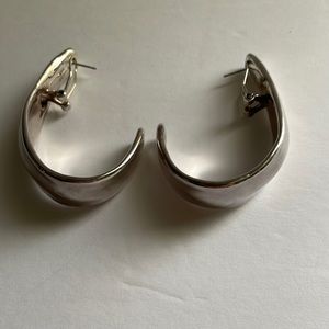 925 Sterling Silver L shaped hoop lever back Earrings.